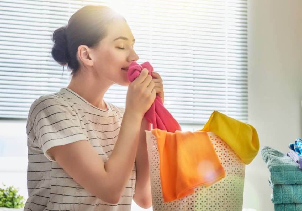 10 Cara Mencuci Baju Agar Wangi Seperti di Laundry-min